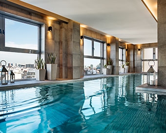 PISCINA & SOLARIUM