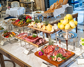 ALMUERZO EN L'ORANGERIE