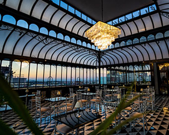 Salon Lounge